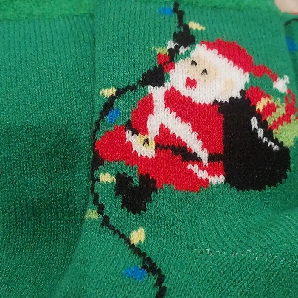 Northeast Outfitters Women's Size 5 - 10 Cozy Cabin Socks Green Christmas Santa